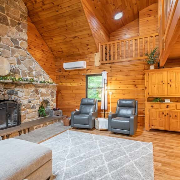 Creekside Hideaway - Image 1